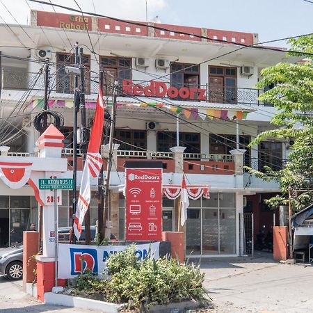 Reddoorz Plus @ Gunungsari Surabaya Kedurus Екстериор снимка
