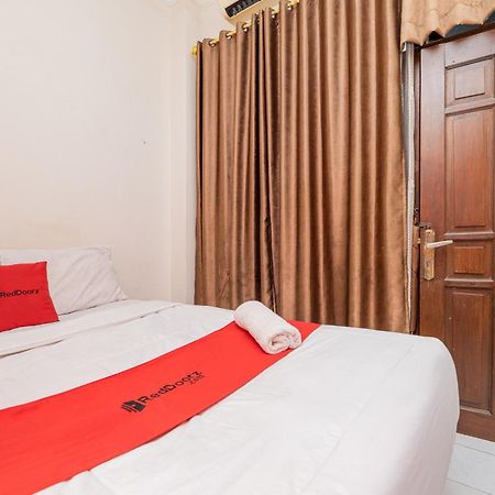 Reddoorz Plus @ Gunungsari Surabaya Kedurus Екстериор снимка